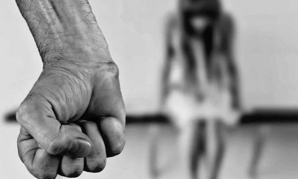 Πάτρα: Ξυλοκόπησε άγρια την 8χρονη κόρη του–Μήνυση από την πρώην σύζυγό του
